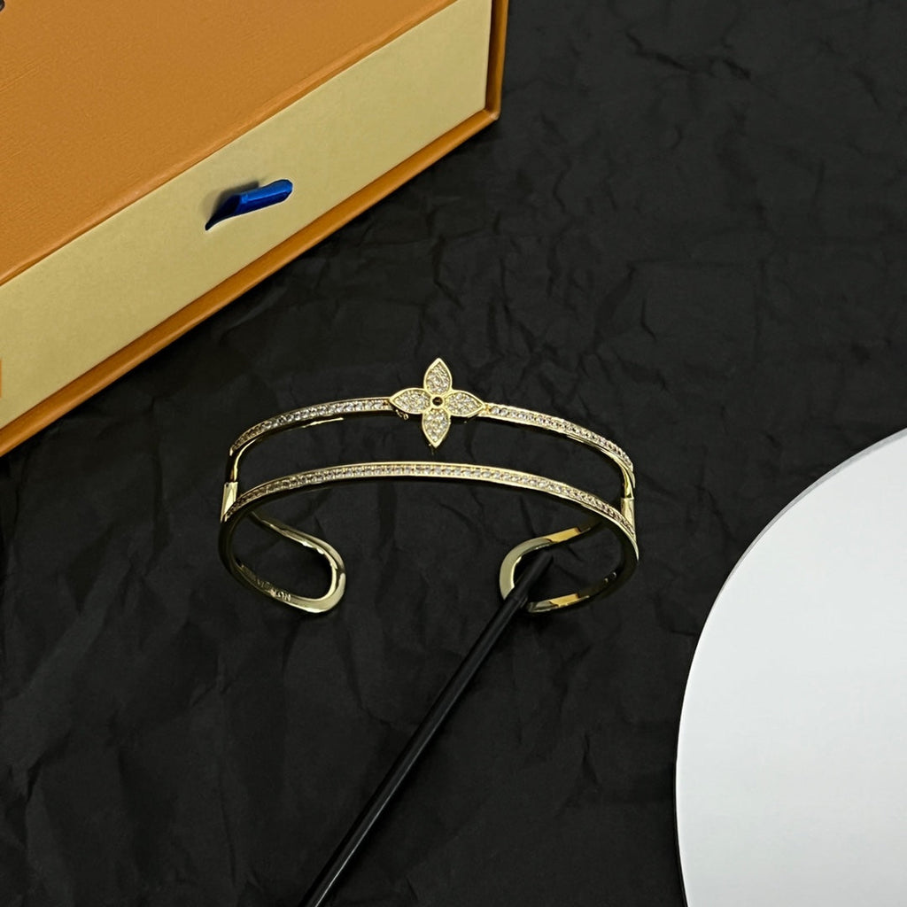 18K Louis Vuitton Idylle Blossom Two-Row Bracelet